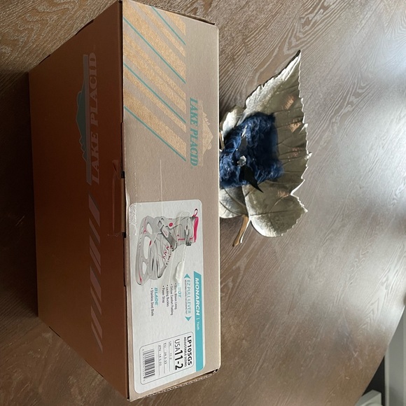 Girls Ice Skated New - Picture 3 of 3